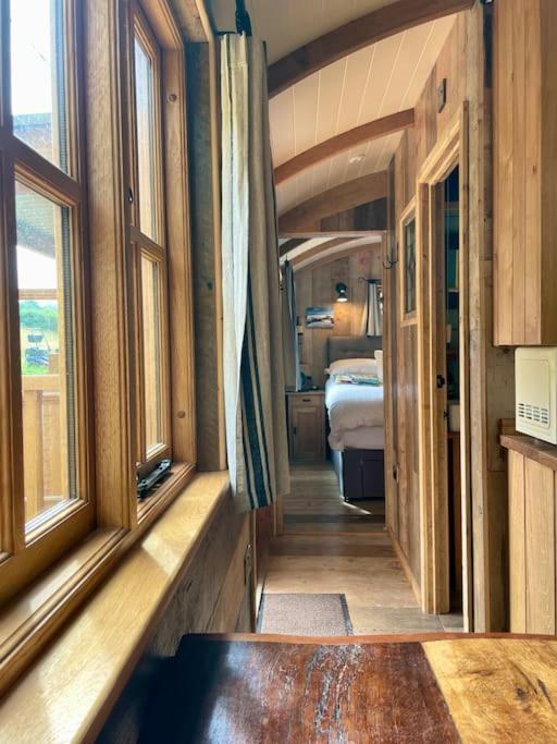 The Walnut Wagon In The Heart Of Mells. Apartment Frome Ngoại thất bức ảnh