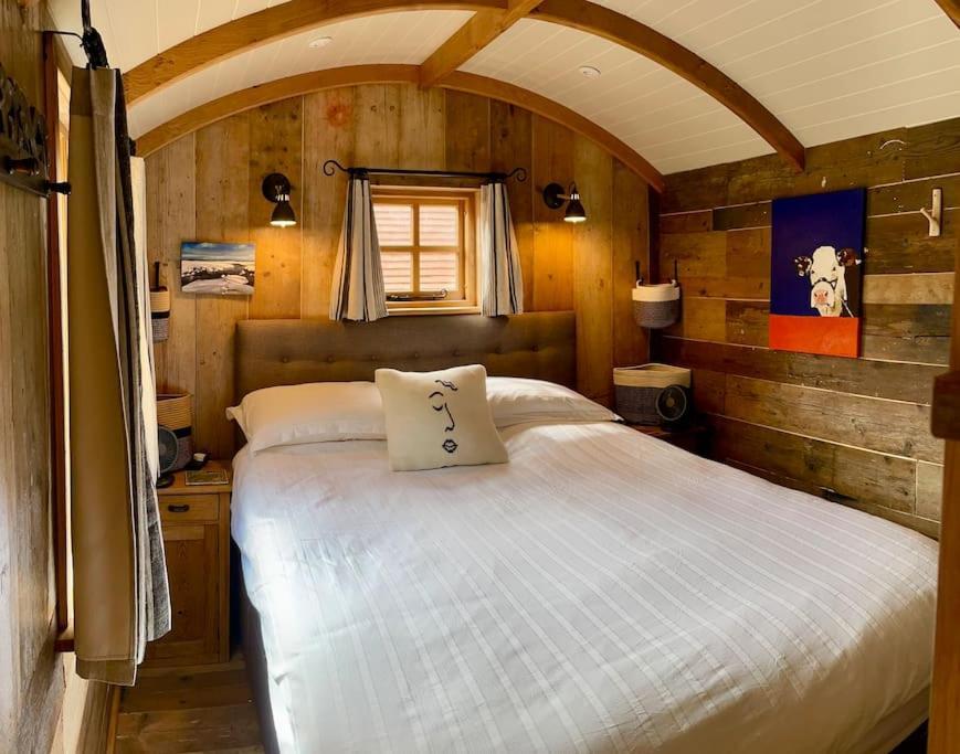 The Walnut Wagon In The Heart Of Mells. Apartment Frome Ngoại thất bức ảnh
